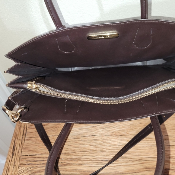 Michael Kors Metallic Signature Accordion Mercer Tote - Picture 4 of 5